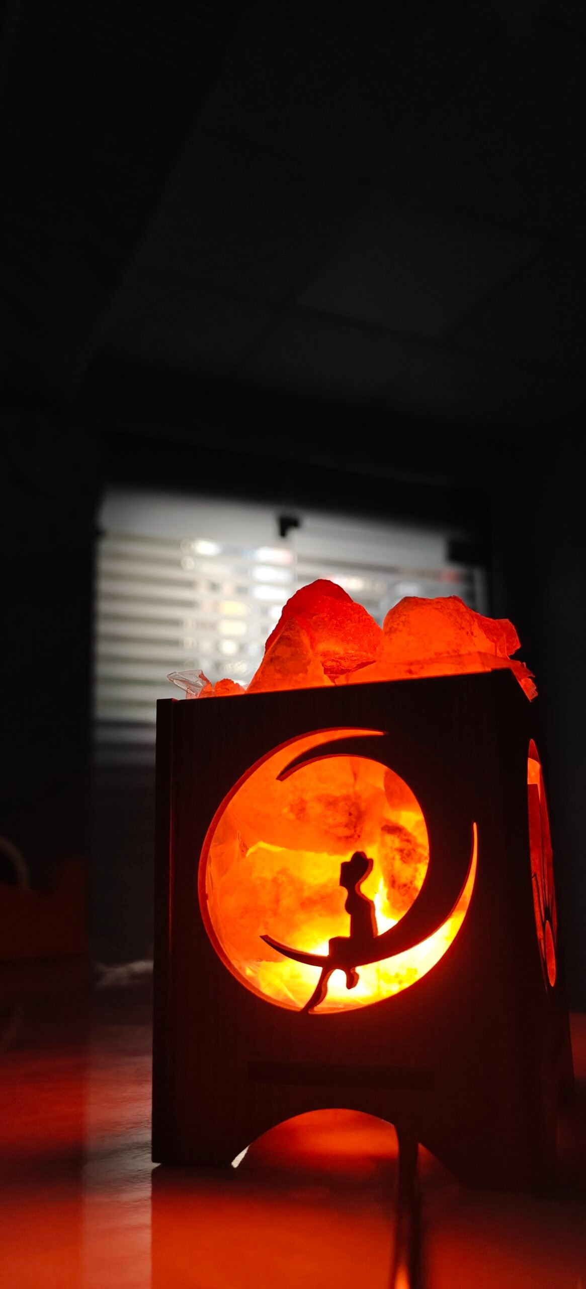 Gatimaan Rock Salt Sunmoon Lamp - Image 4